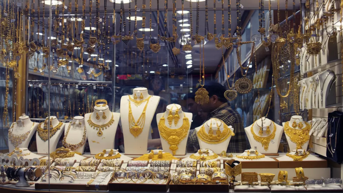 «قفزة غير متوقعة في أسعار الذهب بالعراق» – المعدن الأصفر يسجل أرقاماً قياسية قبل ارتفاع جديد، تعرف على أسعار مثقال الذهب اليوم.