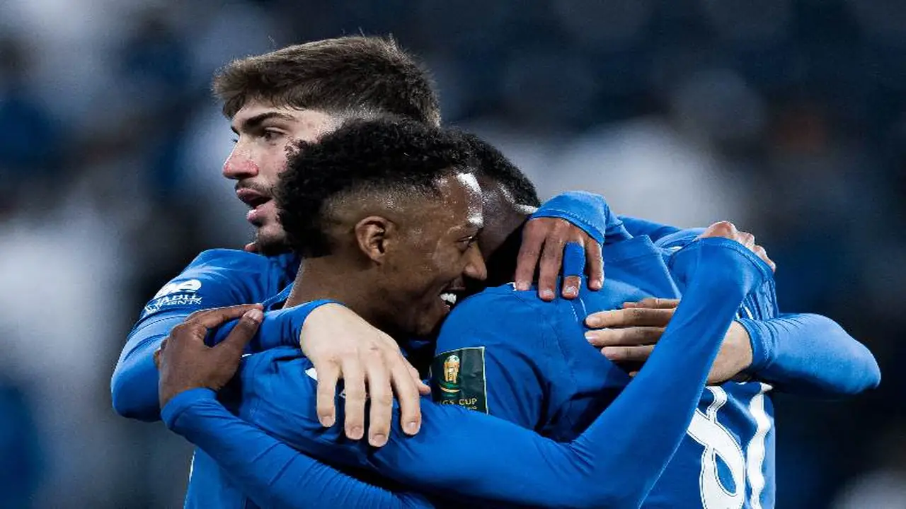 «لحظة الانتظار المترقبة» صدام القمة الآسيوية بين شباب الأهلي والهلال في دوري النخبة