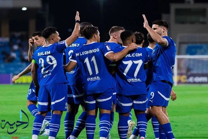 «مباراة مصيرية في دوري روشن» بنزيما يقود تشكيل الهلال أمام الاتحاد