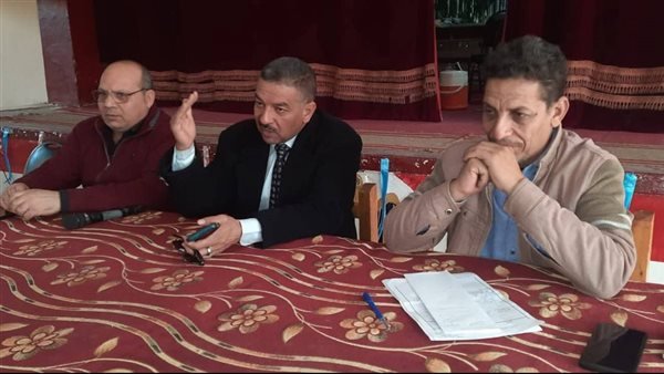 «نحو تفوق أكاديمي» مدير تعليم قنا يستعرض الإجراءات الإدارية والفنية لبداية الفصل الدراسي الثاني