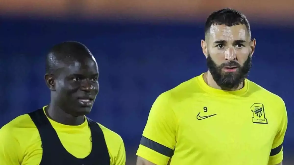 «هزة قوية في عالم الكرة» الاتحاد يصدم بنزيما بقرار مفاجئ بعد انتقاله للهلال