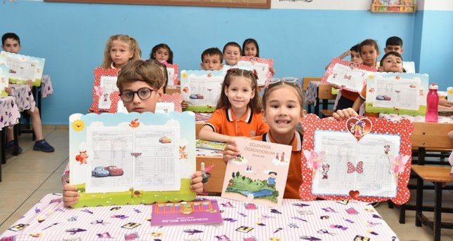 «هل يتم إلغاء العطلة النصفية؟ وزير التعليم التركي يكشف الحقيقة»